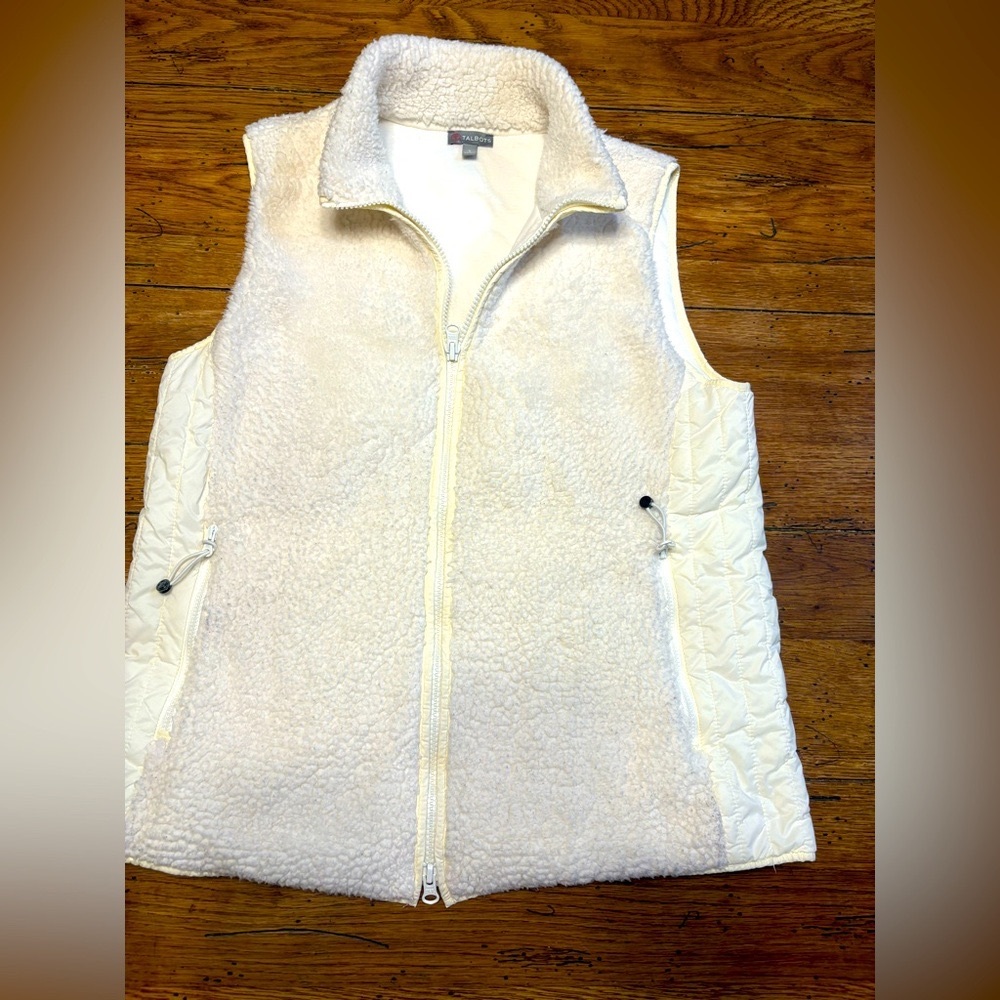Scandinavian Faux Fur Zip Up Vest Jacket Mock Neck Euro Cream Gorpcore